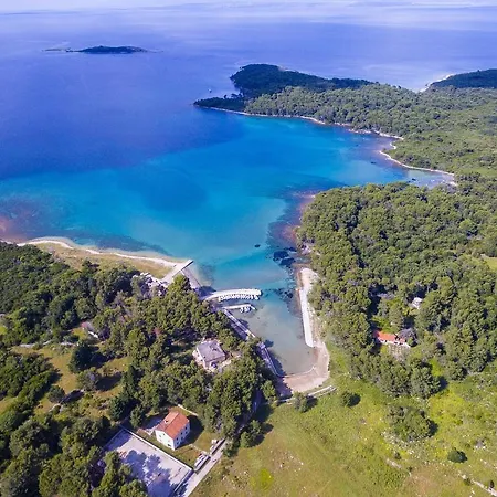 Apartman Eva - *